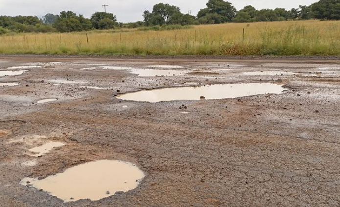 Despite a reported R1,9 billion investment in road infrastructure, the Free State’s road network remains in an “abominable” condition, according to Free State Agriculture. 