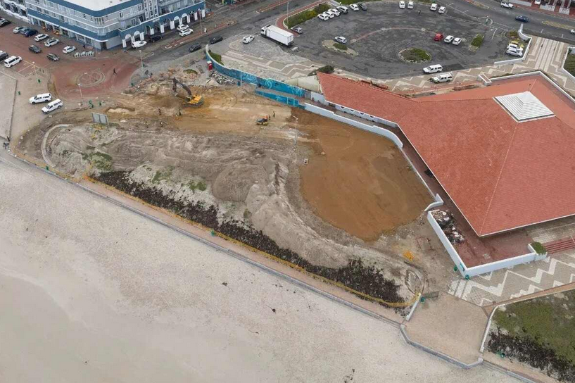 Eastern parking area at Muizenberg beachfront.
