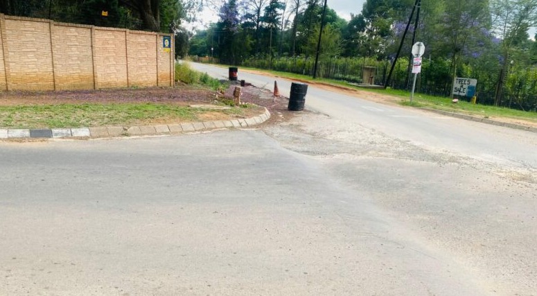  Dip-hump on the corner of Hampton and George roads. 