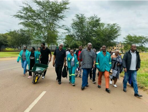 A walkabout on site to inform communities and stakeholders that street projects are starting in the Thohoyandou CBD.