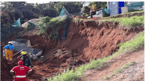 Three construction workers died and two others are still buried under the soil after an embankment collapsed at Ballito construction site on Saturday morning. 