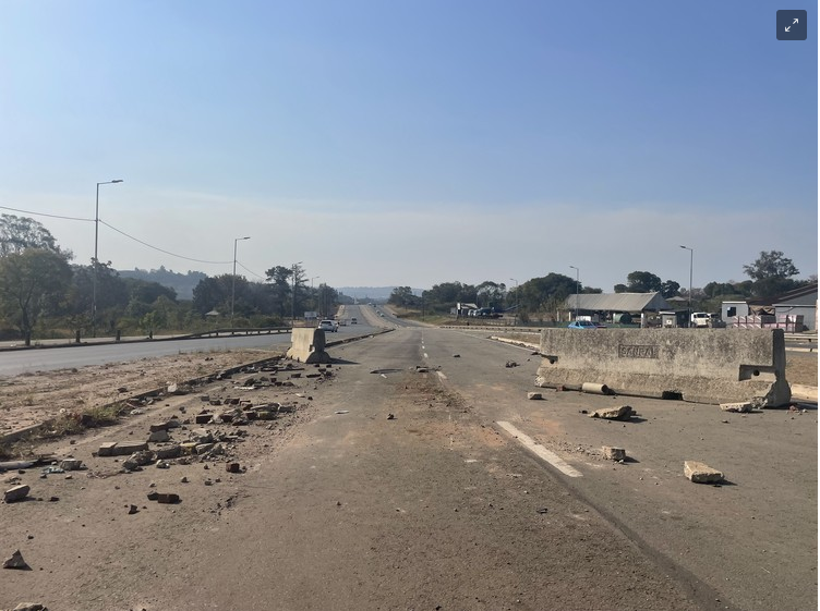A dedicated bus and taxi lane on Moses Mabida is not in use.