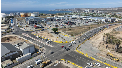  The intersection and access road at Langeberg Mall. 