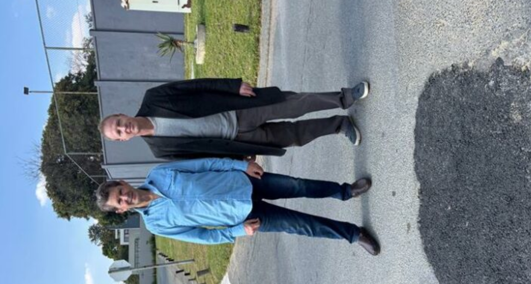  Stan Shane and Andrew Stewart after the walkabout. 
