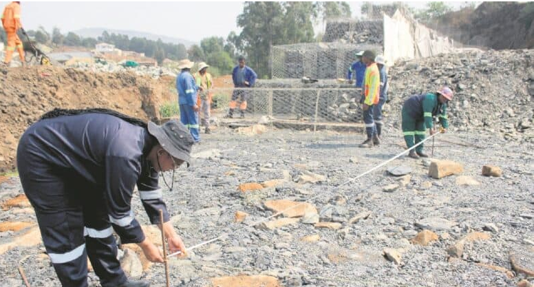  SA Army Engineer Corps project officer Captain Neziwe Zazayokwe (left) and technical adviser Sapper Matlhogonolo Breedt during the construction of Welisizwe Rural Henley Bridge in Pietermaritzburg. 