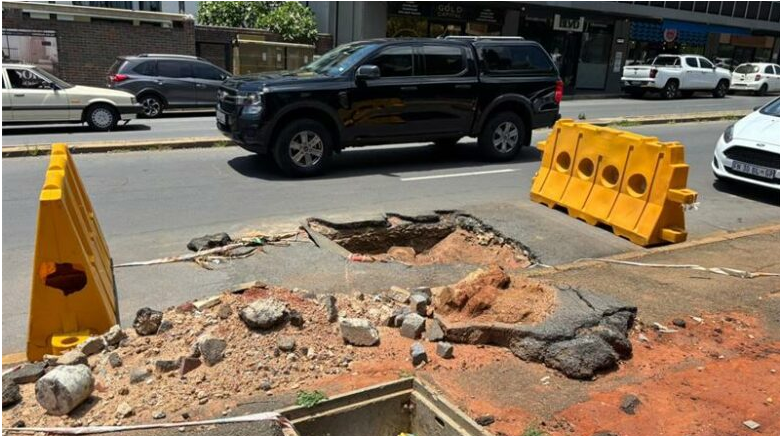 The view of the open excavation site before the reinstatement. 