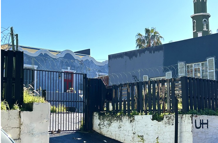 Construction of a hotel on a vacant plot next to the Auwal Masjid in Bo-Kaap in Cape Town is to go ahead.