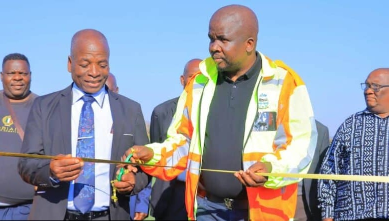  Mayor Eddie Maila and dignitaries at the ribbon-cutting ceremony. 