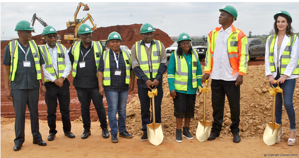 MEC Tshitereke Matibe (standing fifth from left, holding a shovel), along with Thulamela Mayor Athongozwidivha Rambuda and Thovhele Nkhaneni Ramovha