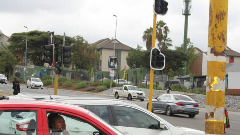  Traffic lights that are not working at Uranium Road and Winnie Mandela Drive. P