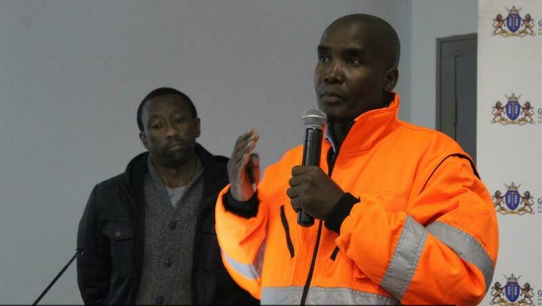 Engineer Eyase Ramokhoase and GPDRT Deputy Director General Mmaphuti Mokobane.