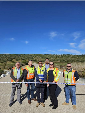 Alan Smith, Bert Dunker, Tertuis Simmers, Lavael Davis, Cleone Vanston and Anton Strydom at the opening of the Rondevlei Road. 