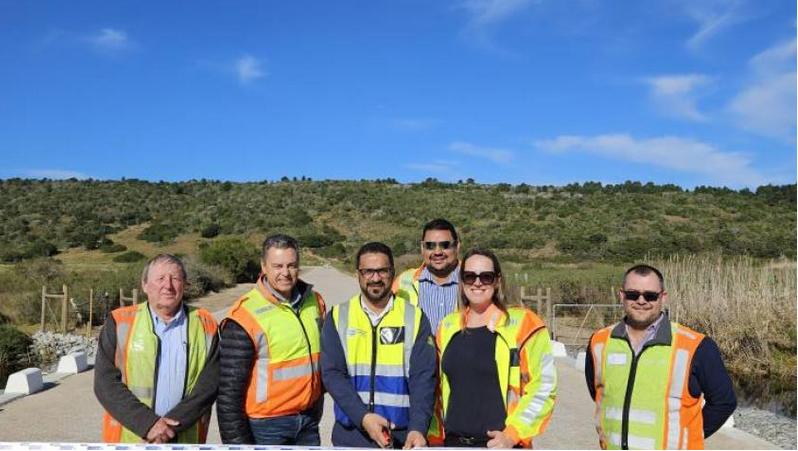 Minister Simmers officially reopens Rondevlei Road