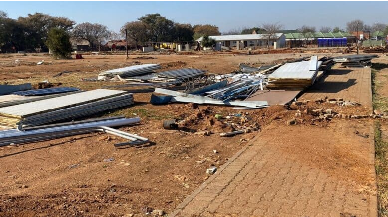  Dulcie September Primary School contractor delays container classroom removal. 
