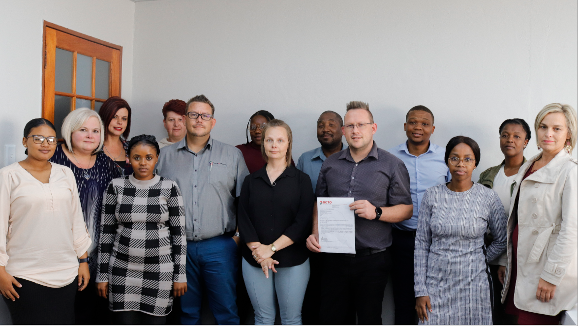 From left to right: Micayla Langa, Denise de Meyer, Mandy Burger, Phulani Mofokeng, Rina Kotze, Marco Maree, Thabisile Mbangwa, Rolien du Plooy, Aubrey Zwane, Mario Maree, Thulani Mbangwa, Kuhle Mkwedi, Tamara Ngqase, Magda van der Merwe