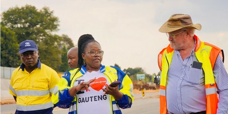 Gauteng MEC for Roads and Transport, Kedibone Diale-Tlabela (middle) during an oversight inspection of road infrastructure projects. 