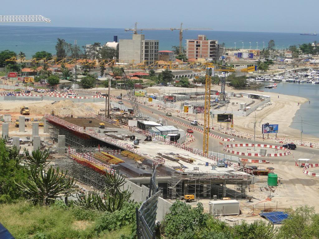 Bay of Luanda - construction
