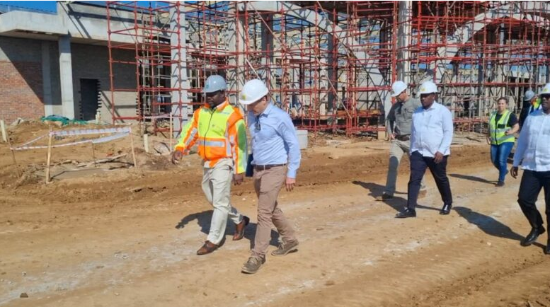  City Mayor Xolani Ngwezi leads municipal delegation on a visit to the Prince Buthelezi Mall 