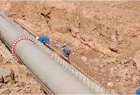 Construction workers at the Nandoni pipeline project in Limpopo. 