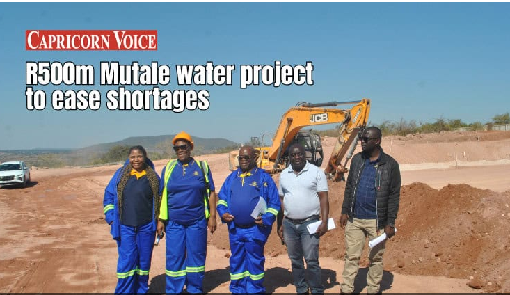 Councillor Rose Mathukha, Vhembe Mayor Freda Nkondo, portfolio head on technical services Samuel Munyai, Ward 3 councilor in Thulamela Simon Nekhavhambe and technical services general manager, Wiseman Maluleke. 