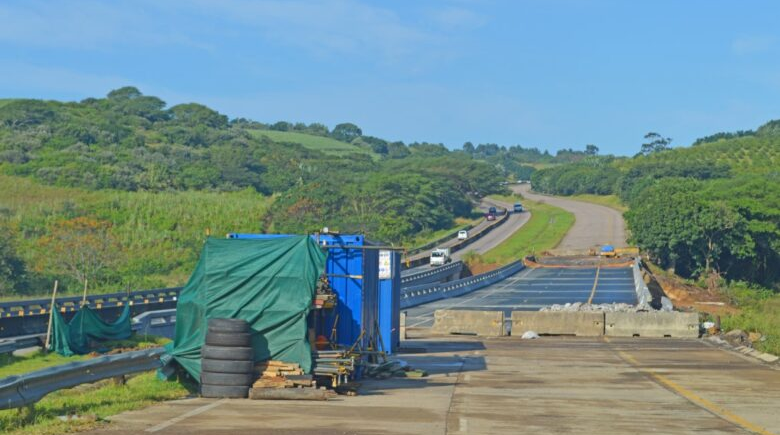 A timeframe of four months was given for the repair of the N2 Umhlali River bridge.
