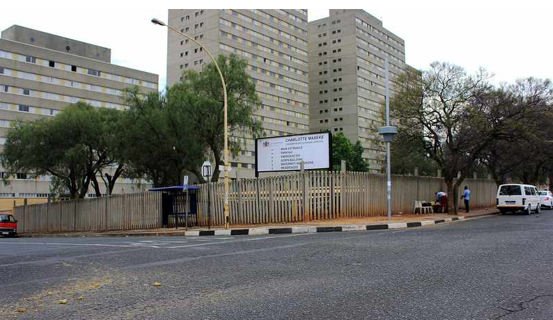 atients and staff at Charlotte Maxeke Johannesburg Academic Hospital in Parktown still struggle with parking.