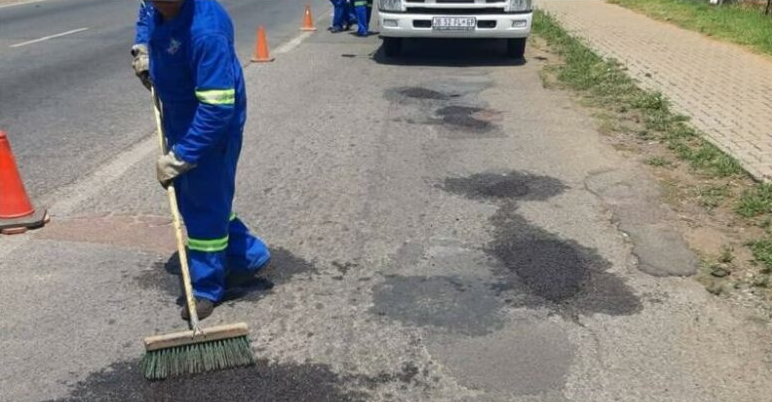 The City of Ekurhuleni installed new traffic lights at key intersections in Kempton Park as part of its road safety improvement plan. 