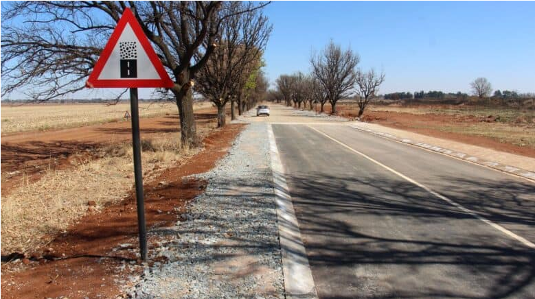  The finished section of the road ends abruptly. 