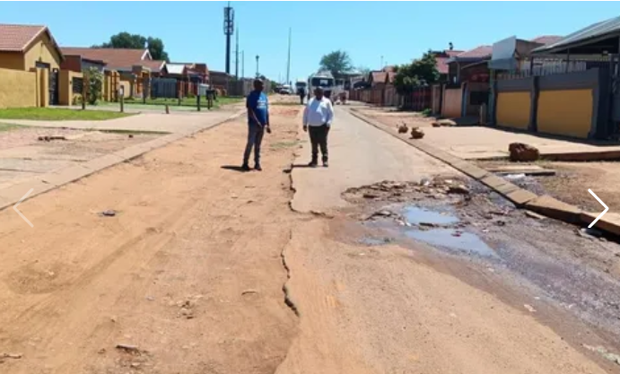 R280m Emfuleni road project leaves roads worse off.