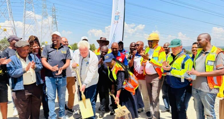  Gauteng MEC for Roads and Transport, Kedibone Diale-Tlabela, at the sod-turning ceremony for the Modderfontein Road (K155) Upgrade Project in Edenvale, October 9. Photo: Gauteng Roads and Transport Department. 