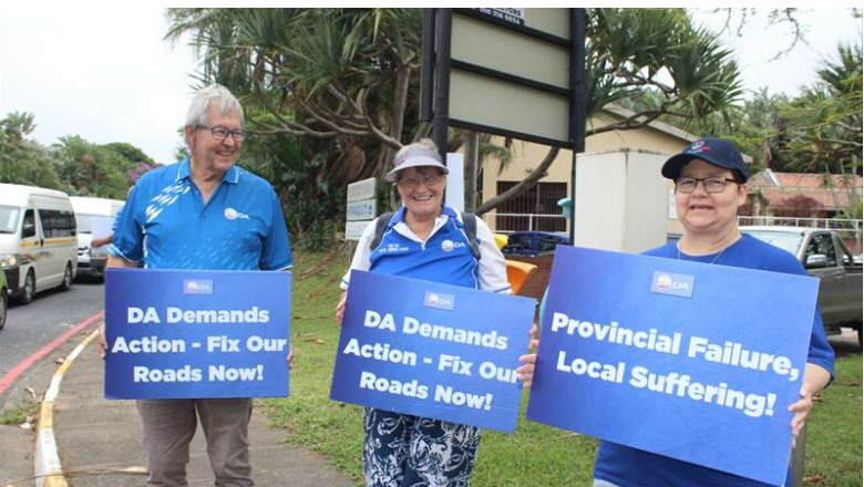 At the gathering (from left) Alan Bosch, Janie Bosch and Natasha Prins. 