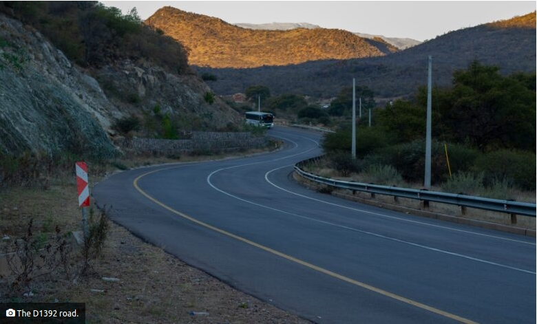  The D1392 road. 