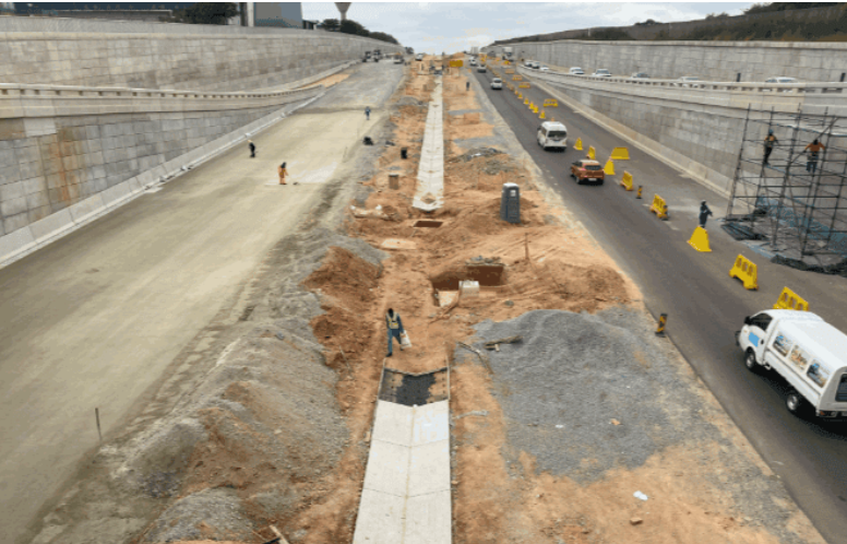  Construction work on the K101 dual carriageway is in its final stages.