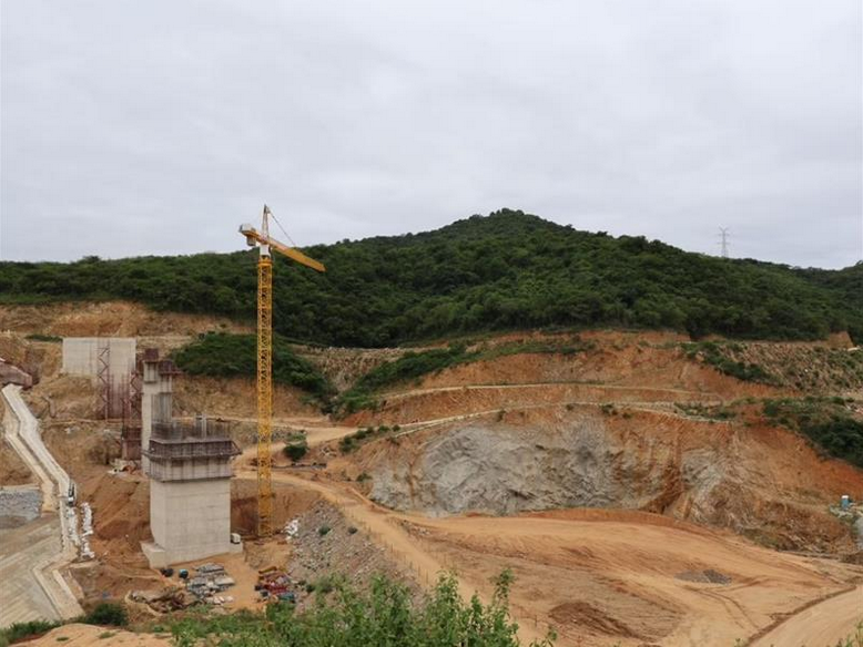 The Department of Water and Sanitation is pleased with the construction progress at the Lower uMkhomazi Dam sites.