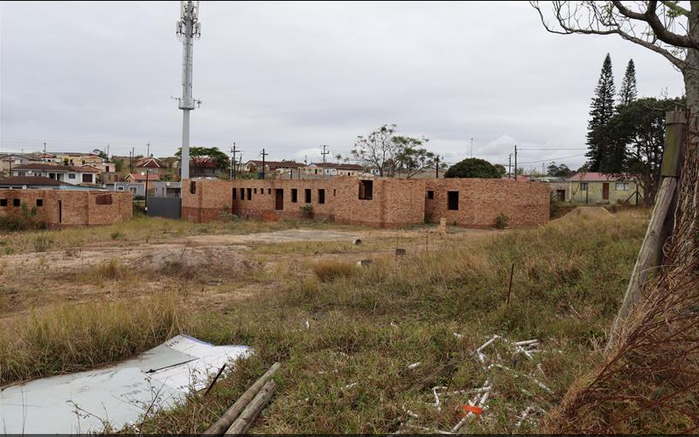 Residents said a section of the fence of the Zibambeleni Old Age Home was allegedly bent by drug users to gain entry. 