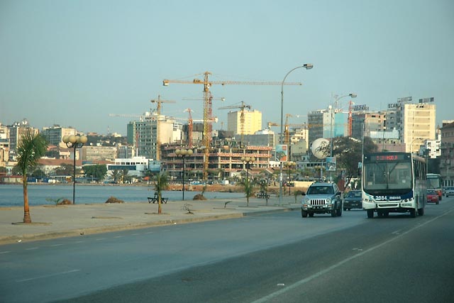 Bay of Luanda - construction