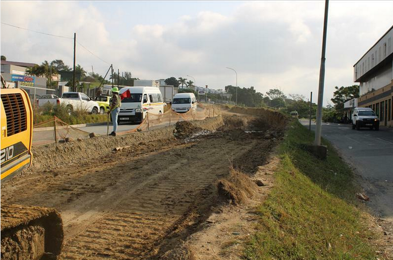 Rehabilitation work to Main Harding Road to Port Shepstone will be completed by a new contractor.