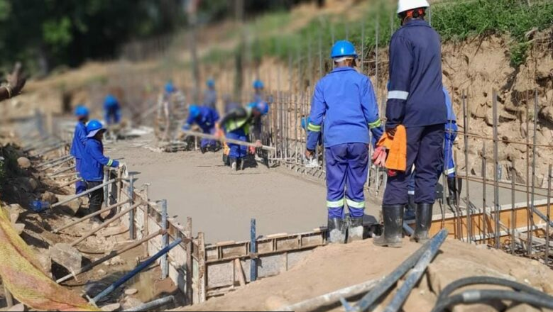  The construction of Coedmore Bridge is still on track.