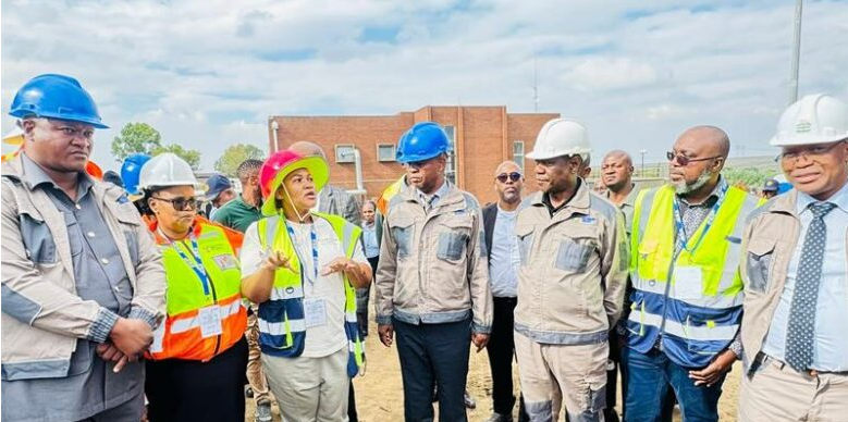  Lekwa Municipality official briefing the country