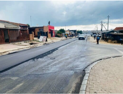 Strandloper Road gets resurfaced. 