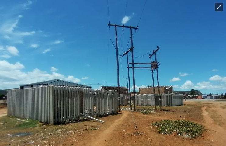 This mini fresh food and craft market in Hankey, Eastern Cape, was never completed.