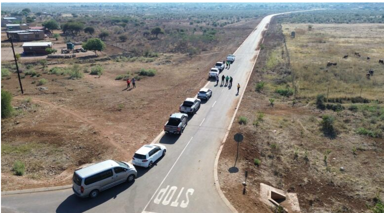 The four kilometre road.