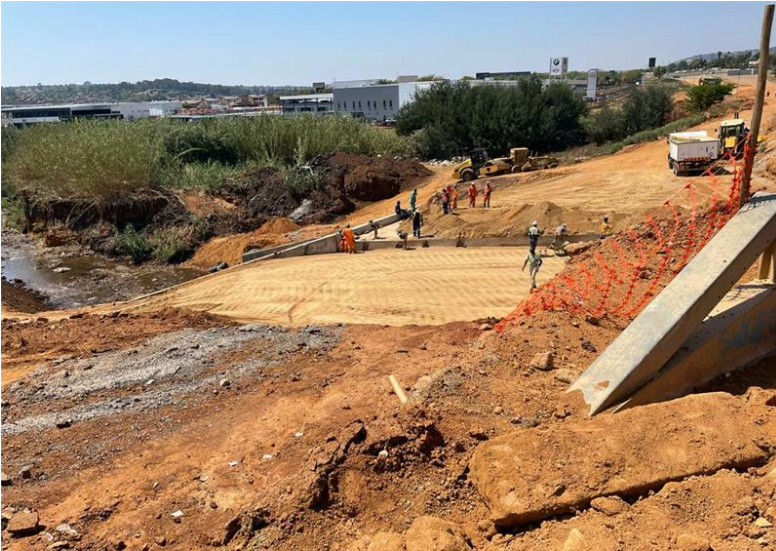  Construction on Hendrik Potgieter Road is well underway. 