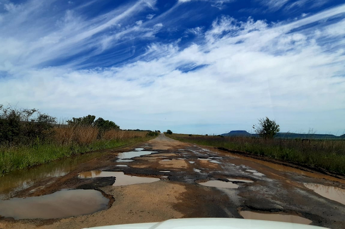 A section of the R70 in the Free State that leads to tourism-dependent Rosendal.