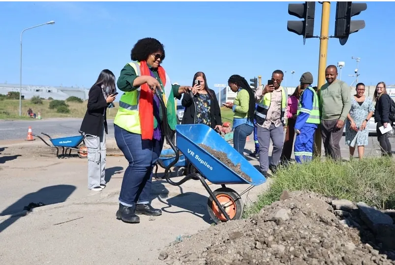 Executive Mayor Cllr Babalwa Lobishe officially launched the fill up the bay pothole repair campaign in Nelson Mandela Bay.